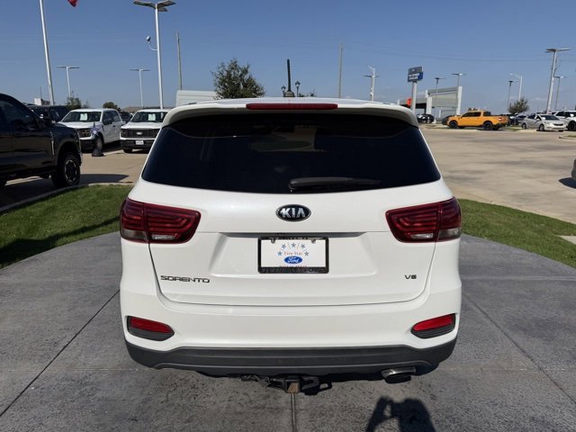 Used 2019 Kia Sorento LX image 2