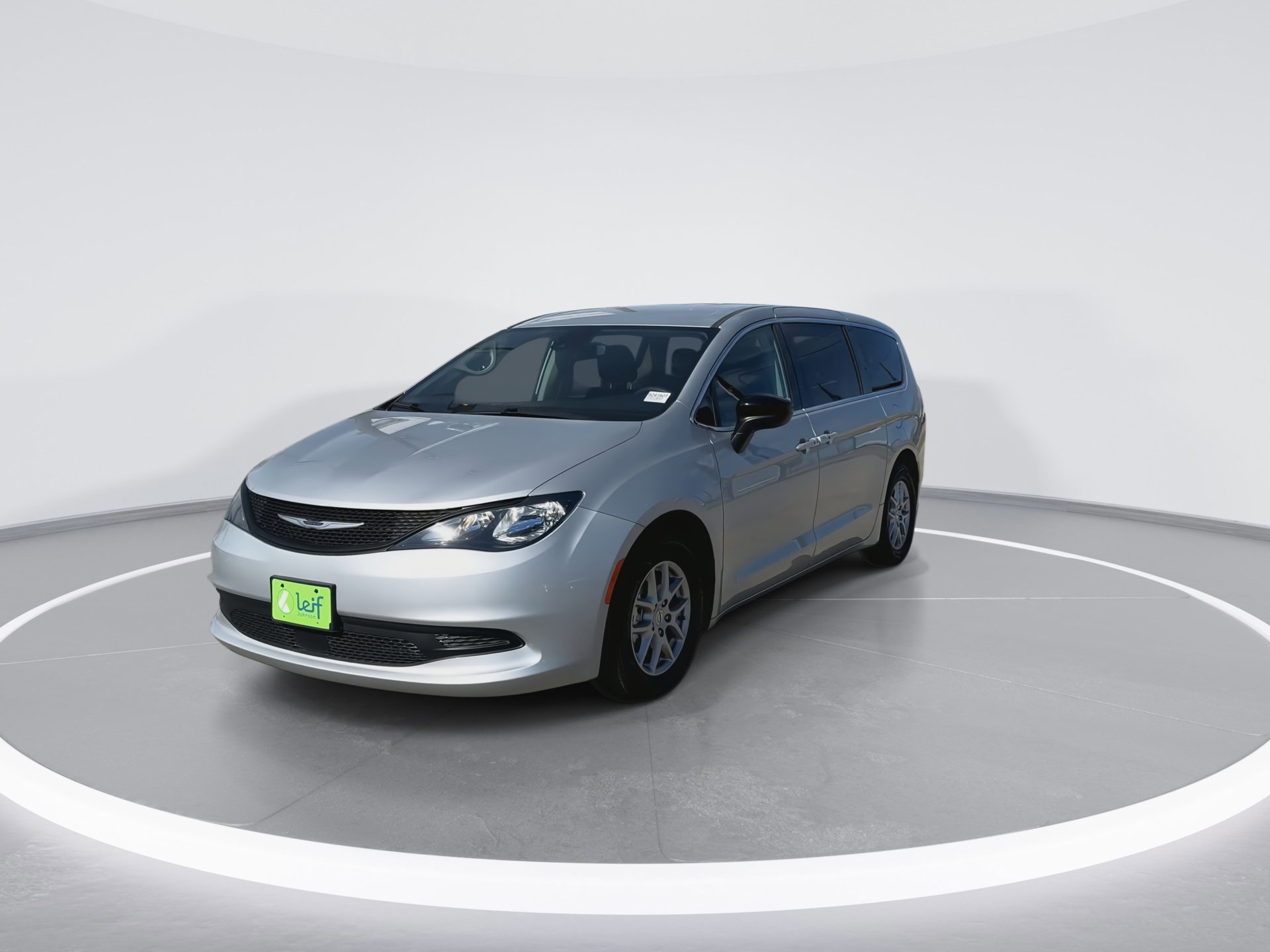 Used 2024 Chrysler Voyager LX image 9