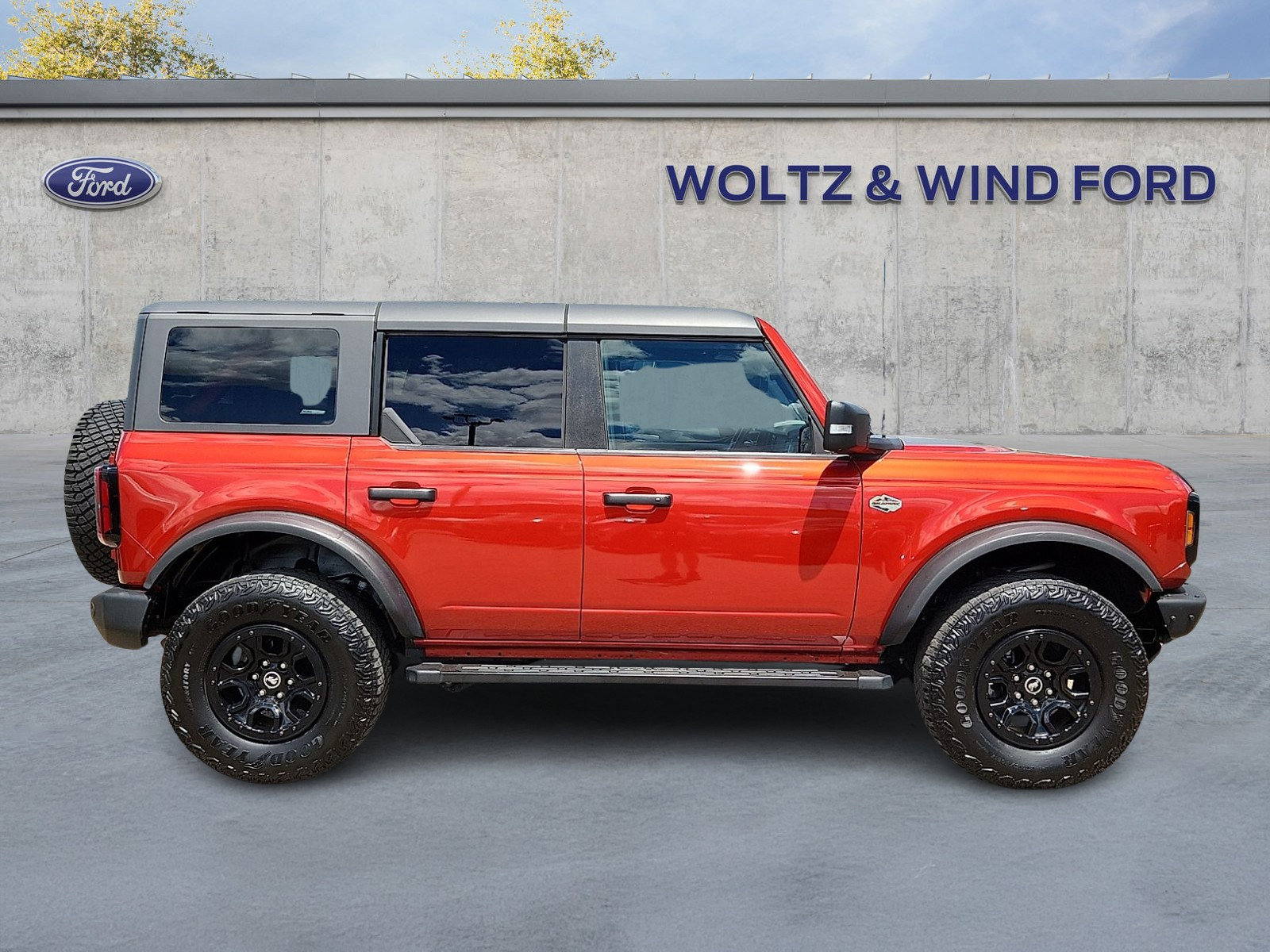Certified 2024 Ford Bronco Wildtrak AWD/4WD image 7