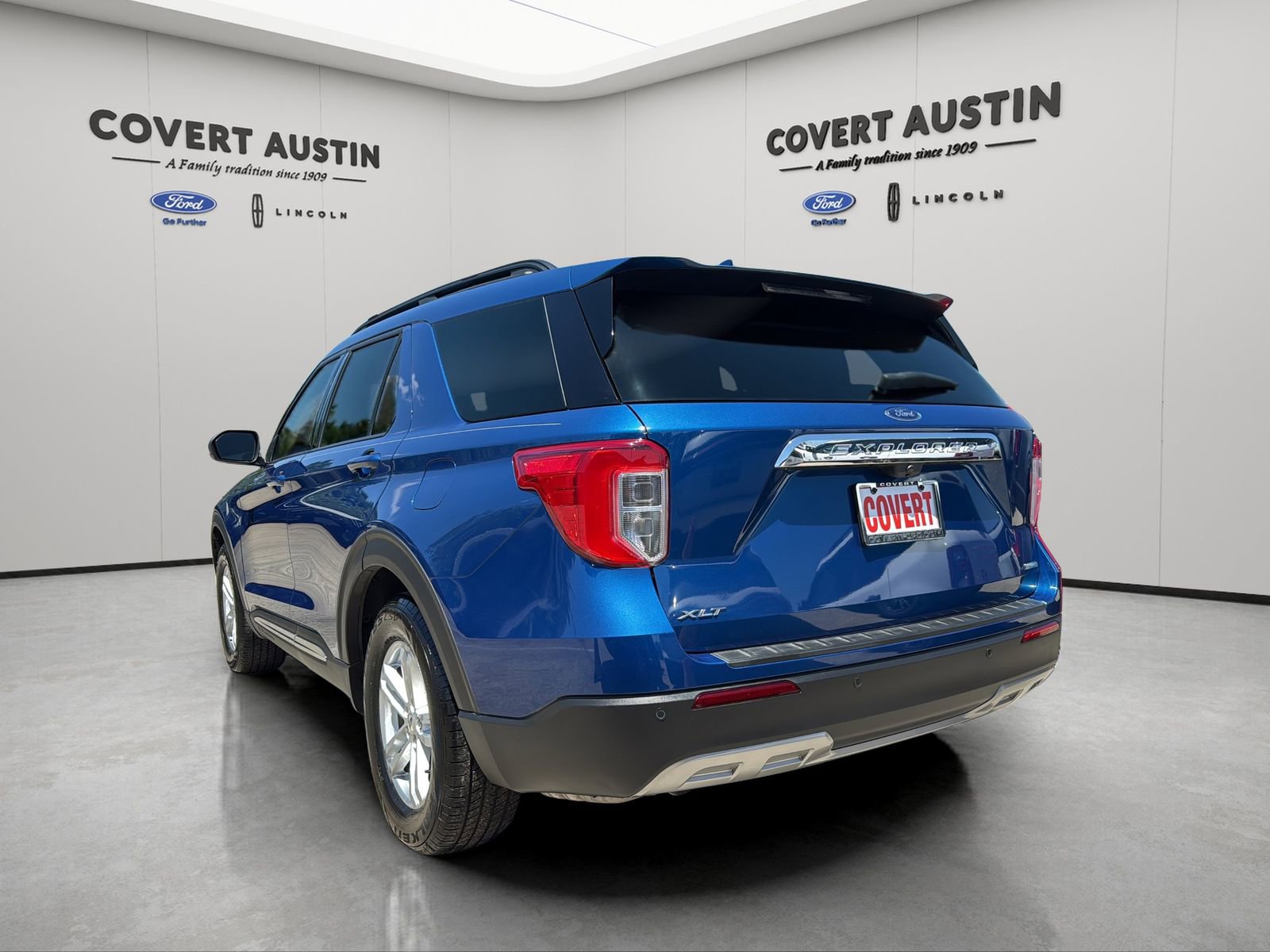Certified 2020 Ford Explorer XLT w/ Equipment Group 202A RWD image 3