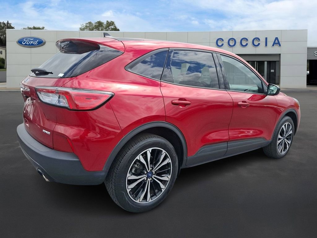 Certified 2022 Ford Escape SE w/ SE Sport Appearance Package AWD/4WD image 4