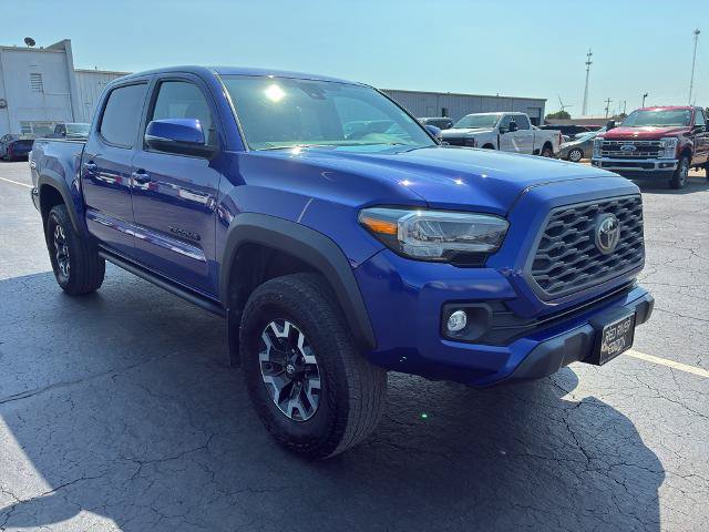 Used 2023 Toyota Tacoma TRD Off-Road w/ Technology Package AWD/4WD image 3