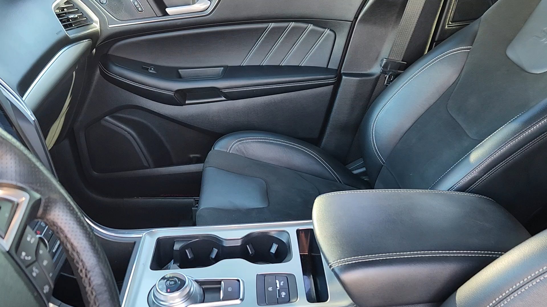 Certified 2022 Ford Edge ST w/ Equipment Group 401A image 22