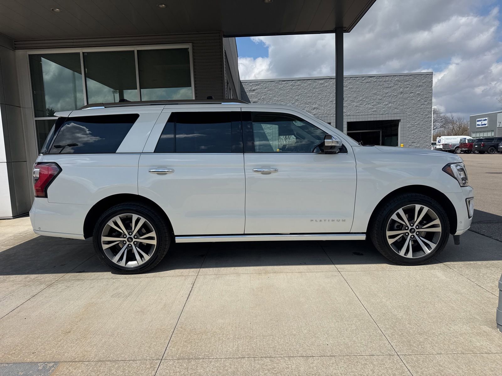 Certified 2021 Ford Expedition Platinum image 2