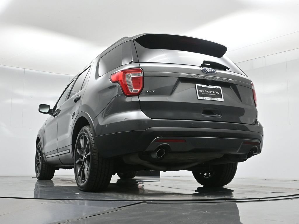 Certified 2017 Ford Explorer XLT w/ Equipment Group 202A image 25