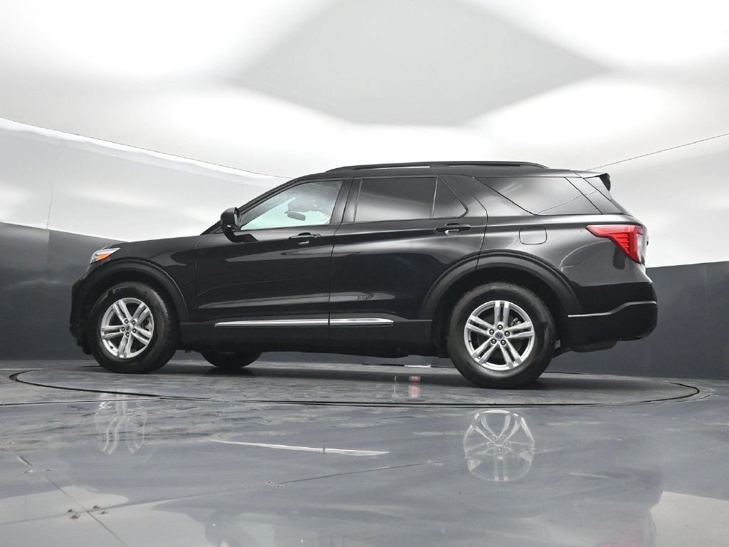Certified 2024 Ford Explorer XLT RWD image 53
