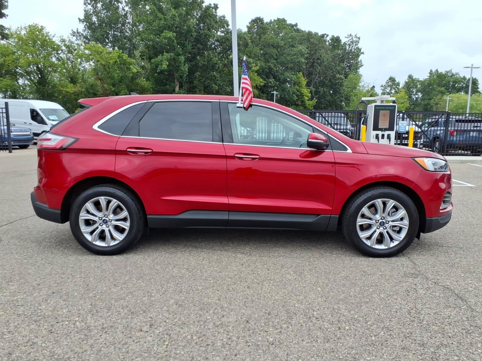 Certified 2022 Ford Edge Titanium w/ Equipment Group 301A AWD/4WD image 9