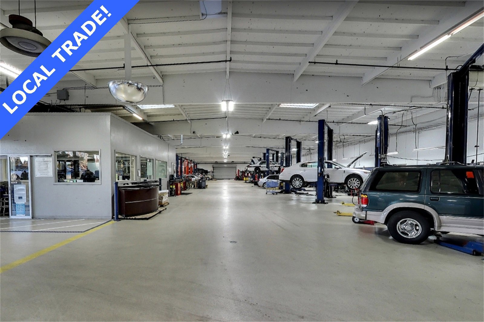 Used 2021 Jeep Grand Cherokee Limited w/ Luxury Group II image 34