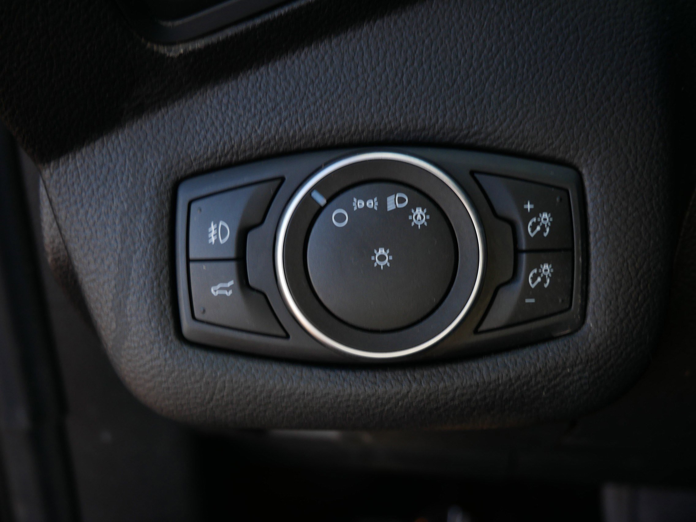 Certified 2017 Ford Escape SE w/ Equipment Group 201A image 26