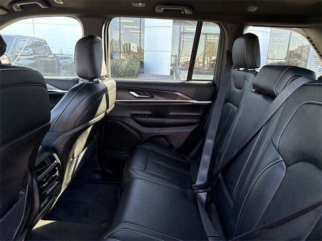 Used 2024 Jeep Grand Cherokee Limited image 10