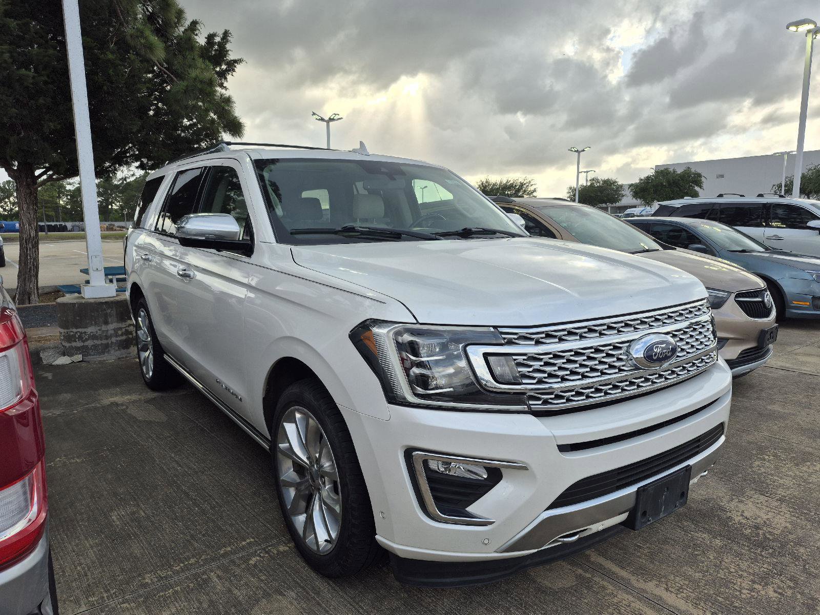 Certified 2019 Ford Expedition Platinum AWD/4WD image 2