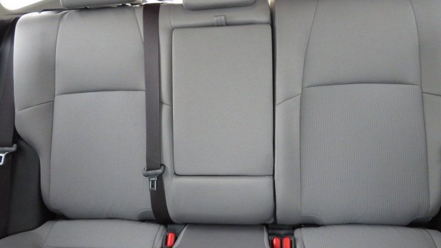 Used 2022 Toyota Venza LE image 12