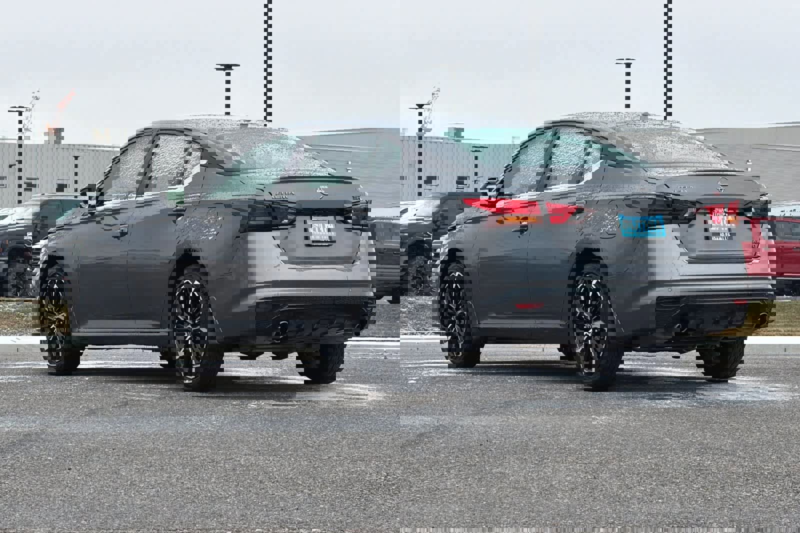 Used 2024 Nissan Altima 2.5 SR image 3