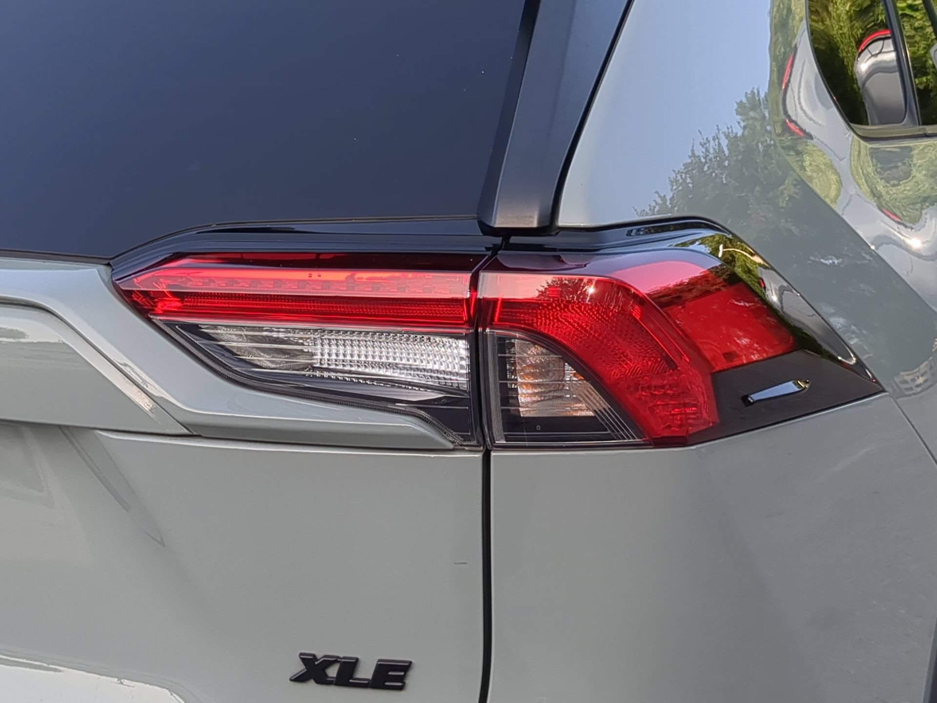 Used 2022 Toyota RAV4 XLE w/ Convenience Package FWD image 45