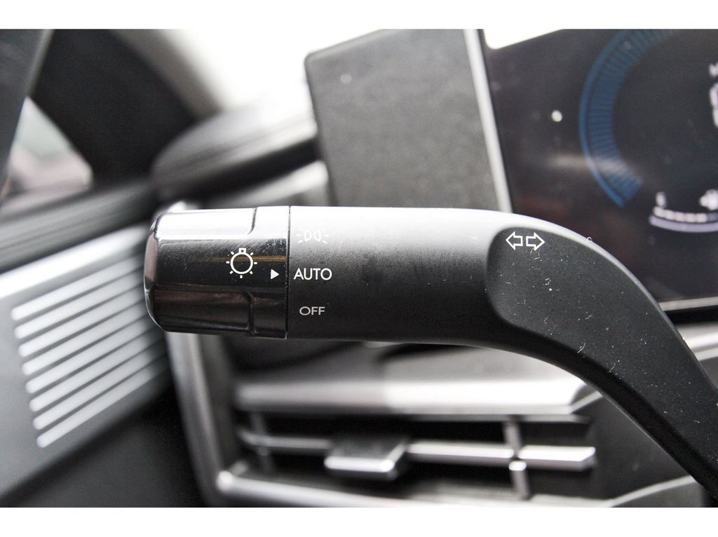 Used 2025 Hyundai Santa Fe SEL FWD image 22