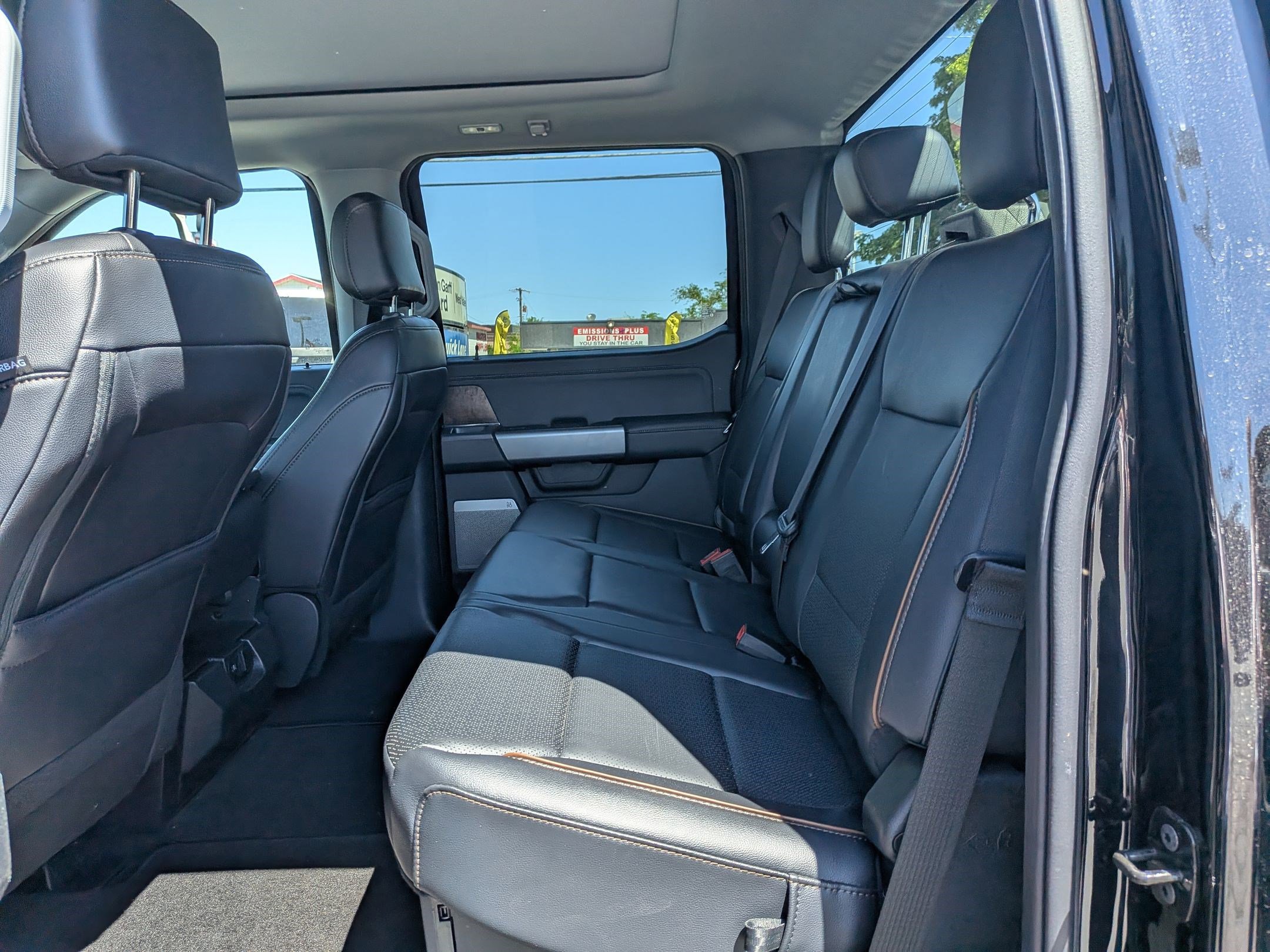 Certified 2025 Ford F350 Lariat w/ Camper Package AWD/4WD image 32