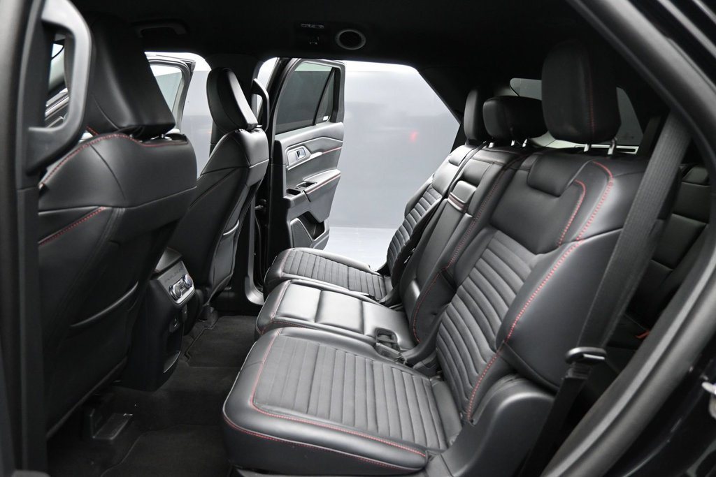 Certified 2026 Ford Explorer ST-Line w/ ST-Line Street Pack AWD/4WD image 18