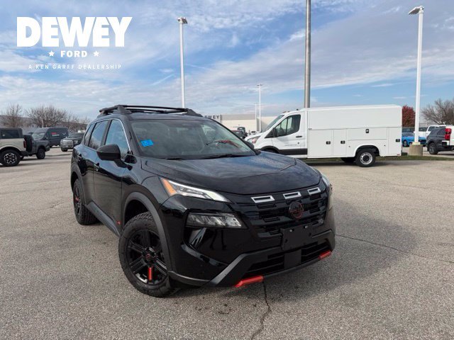 Used 2026 Nissan Rogue SV AWD/4WD image 2