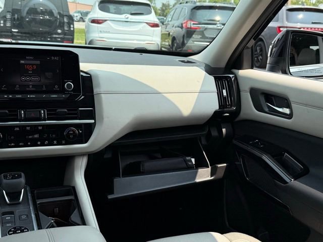 Used 2022 Nissan Pathfinder SV image 47