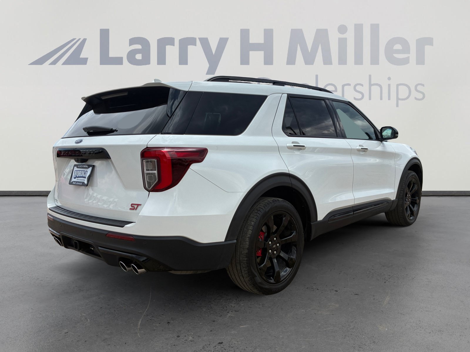 Certified 2023 Ford Explorer ST w/ Equipment Group 401A AWD/4WD image 5