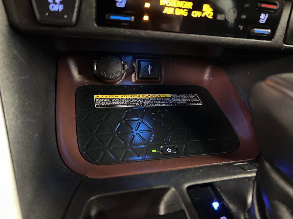 Used 2021 Toyota RAV4 Limited image 14