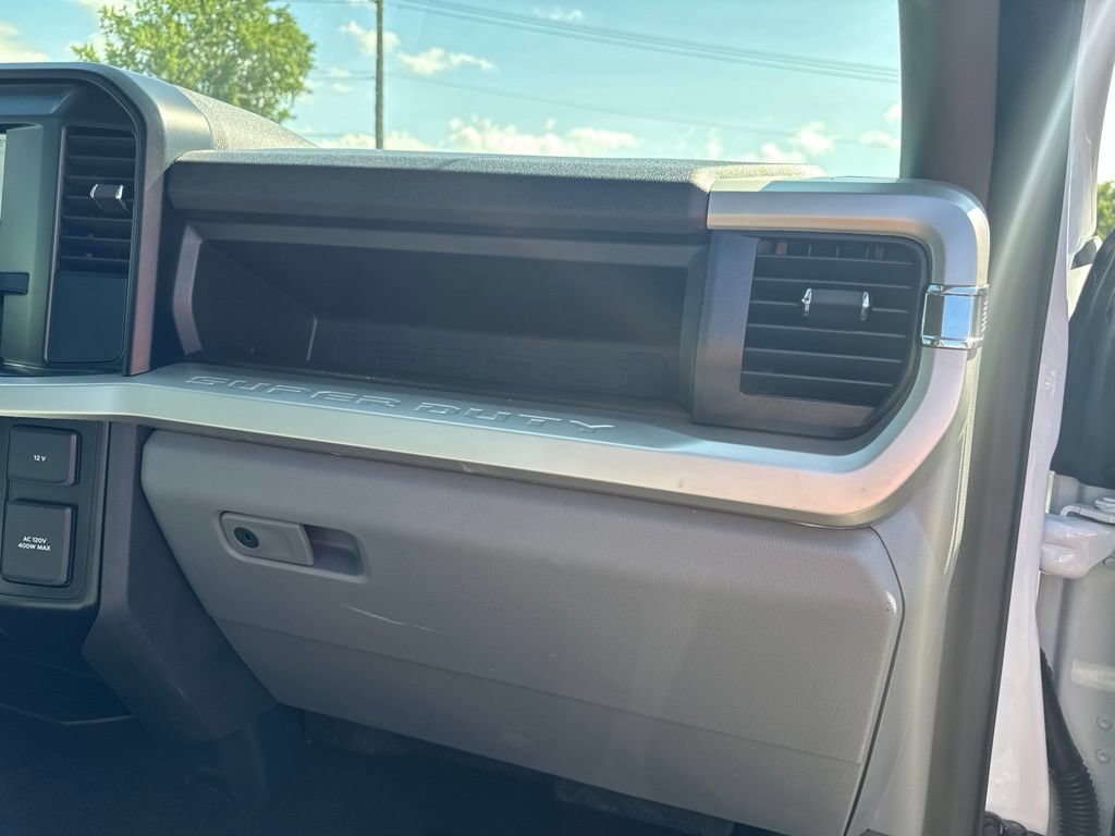 Certified 2025 Ford F250 XL w/ STX Appearance Package AWD/4WD image 32