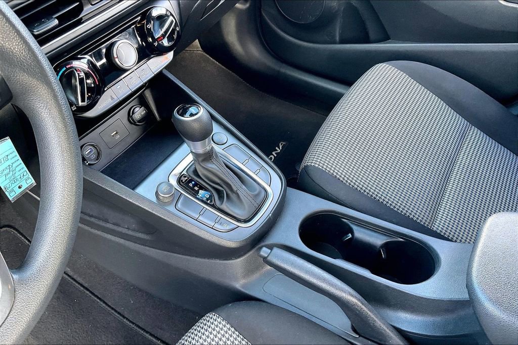 Used 2022 Hyundai Kona SE image 16