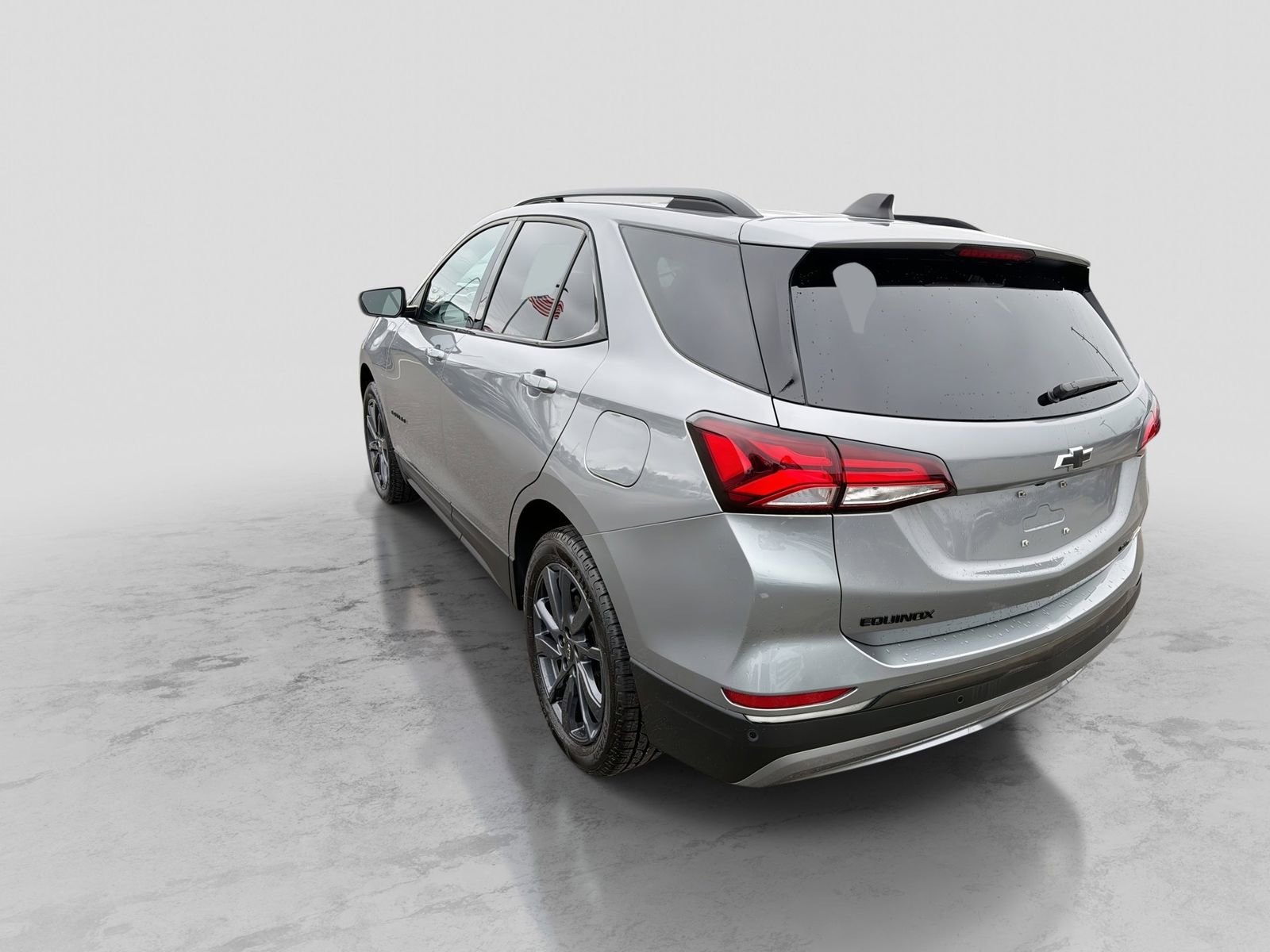 Used 2023 Chevrolet Equinox RS w/ LPO, Floor Liner Package AWD/4WD image 5