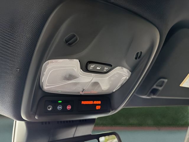 Used 2024 GMC Canyon Elevation w/ Convenience Package image 31