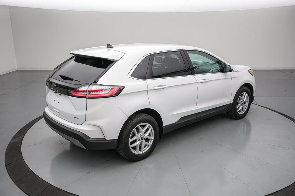 Certified 2023 Ford Edge SEL w/ Convenience Package AWD/4WD image 4