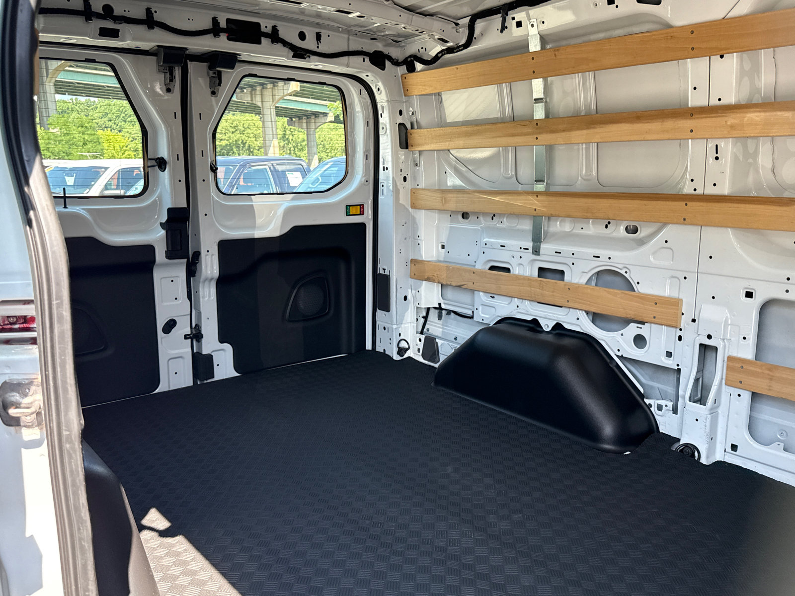 Certified 2025 Ford Transit 250 Low Roof w/ Exterior Upgrade Package RWD image 21