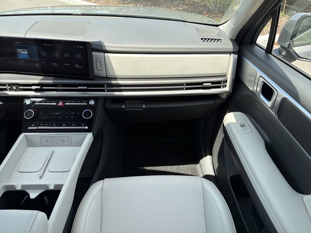 Used 2025 Hyundai Santa Fe SEL FWD image 15