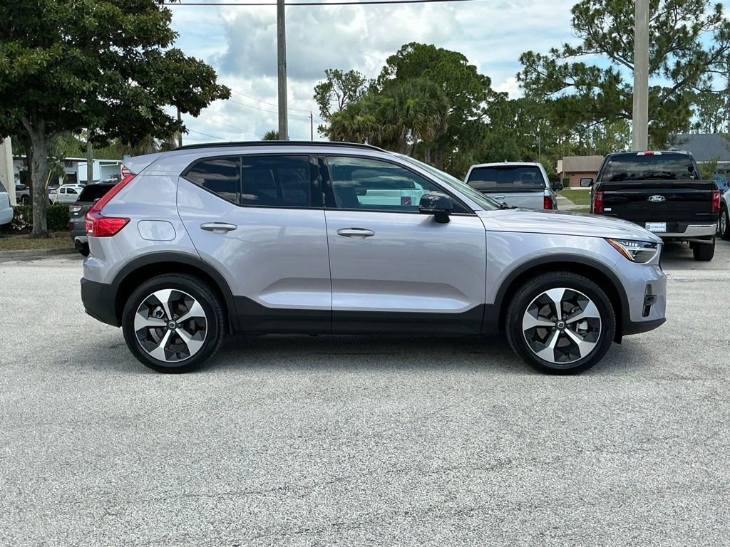 Used 2026 Volvo XC40 B5 Plus AWD/4WD image 16