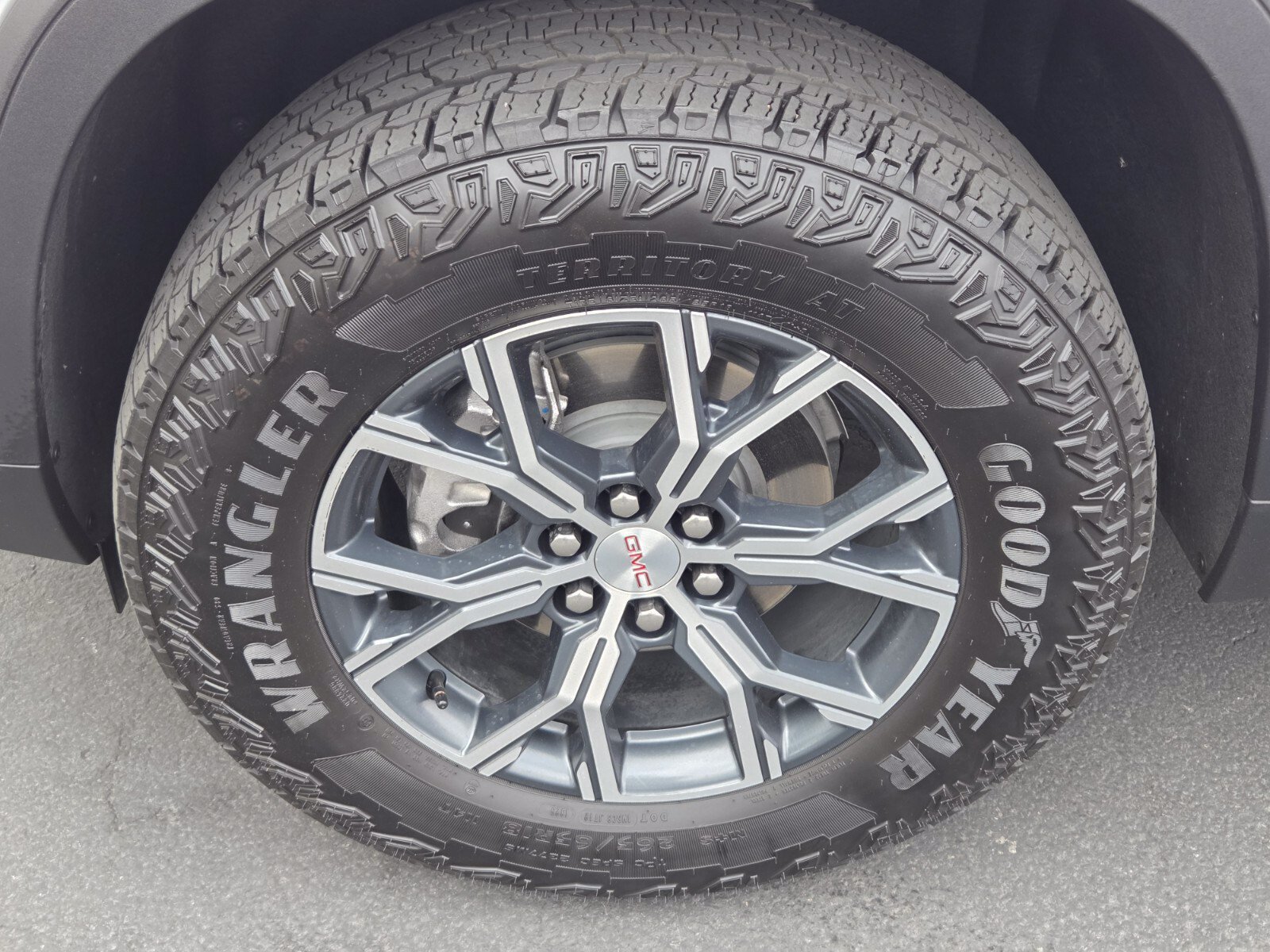 Used 2025 GMC Acadia AT4 w/ Luxury Package AWD/4WD image 9