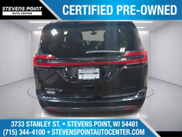 Used 2025 Chrysler Pacifica Limited image 6