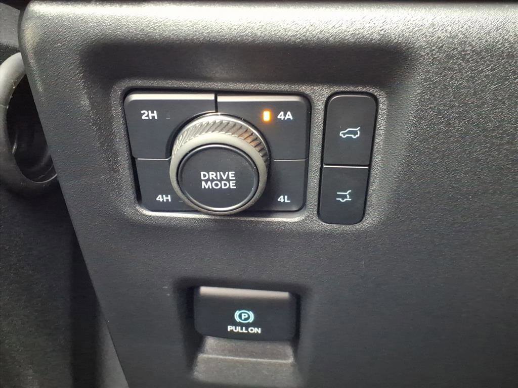 Certified 2025 Ford Expedition Platinum w/ Driver's Package image 18