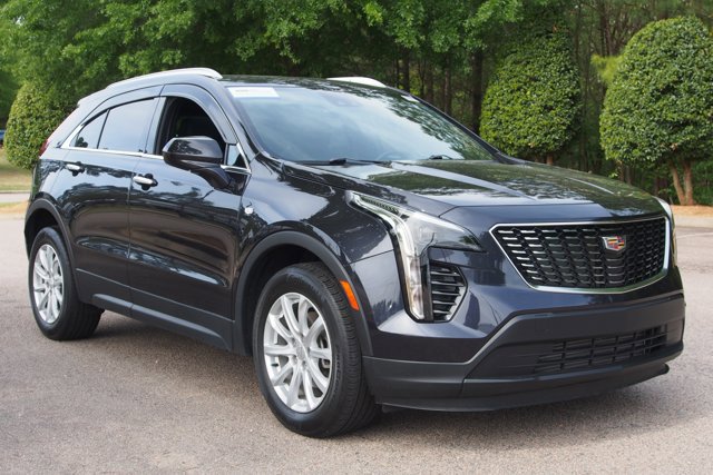 Used 2023 Cadillac XT4 Luxury w/ Cold Weather Package image 7