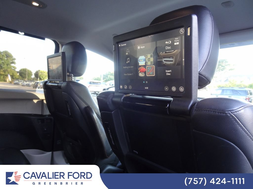 Used 2017 Chrysler Pacifica Touring-L Plus FWD image 15