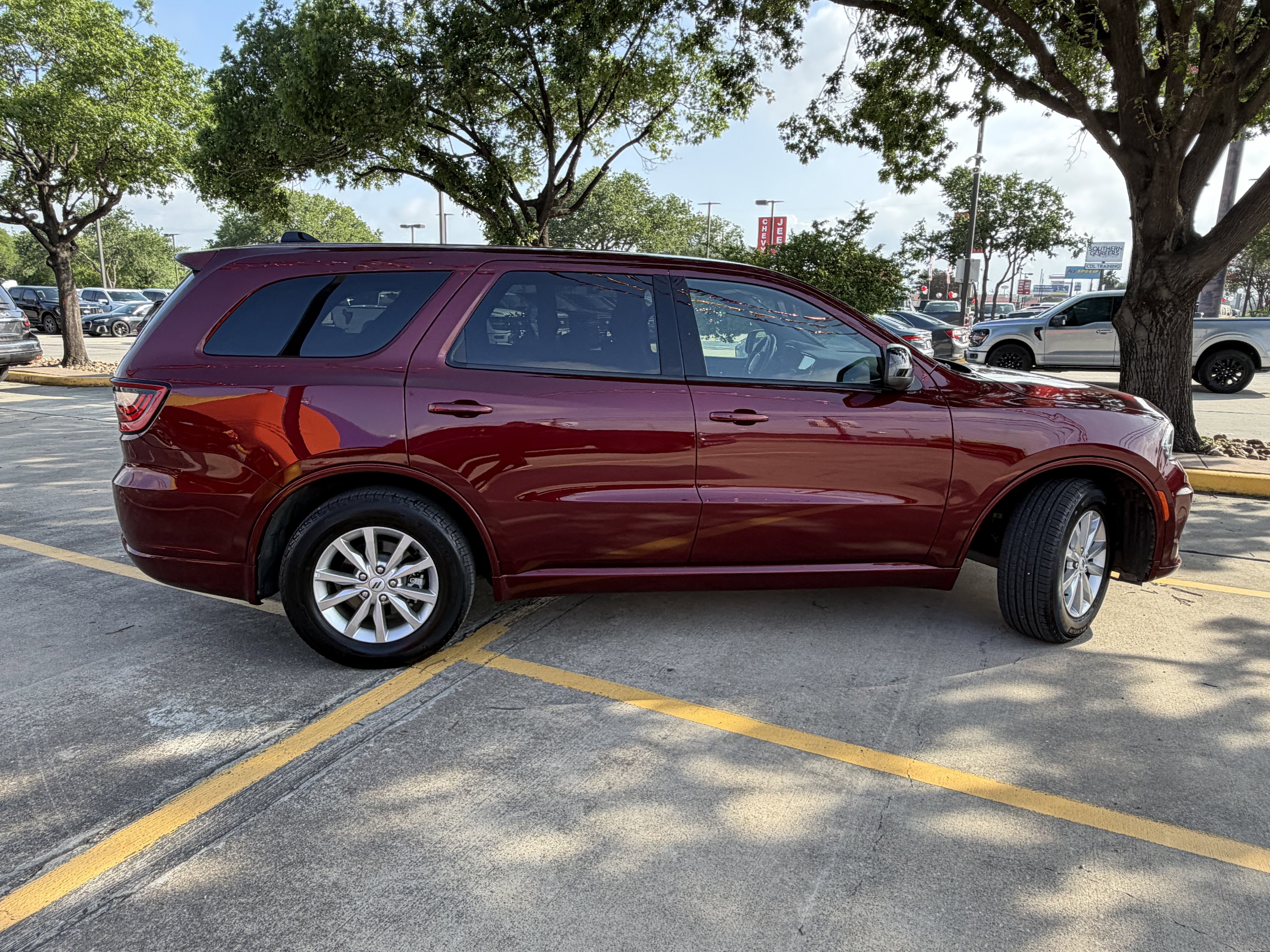 Used 2025 Dodge Durango GT RWD image 4