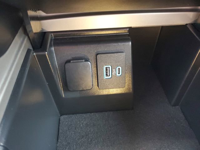 Certified 2024 Ford Explorer XLT w/ Equipment Group 202A image 25