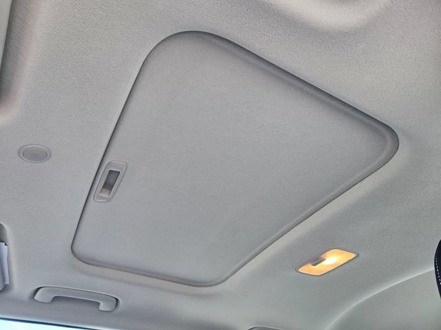 Used 2022 Hyundai Venue SEL FWD image 8