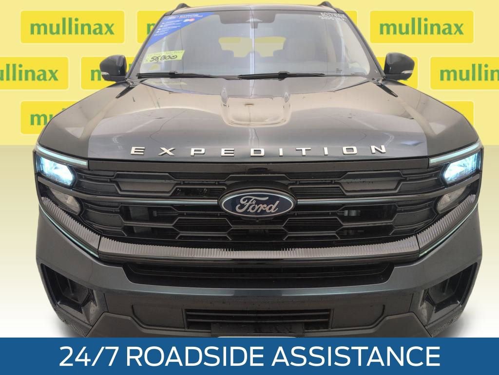 Certified 2025 Ford Expedition Active image 8