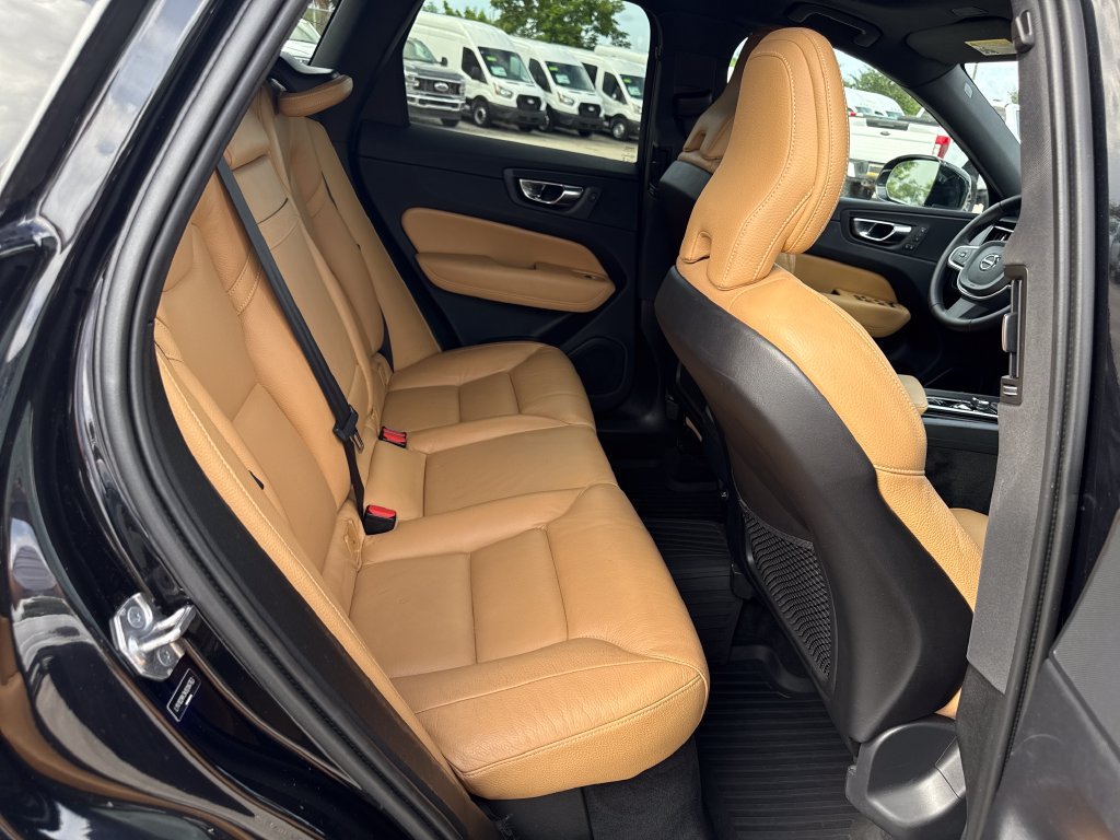 Used 2019 Volvo XC60 T5 Momentum w/ Premium Package AWD/4WD image 25
