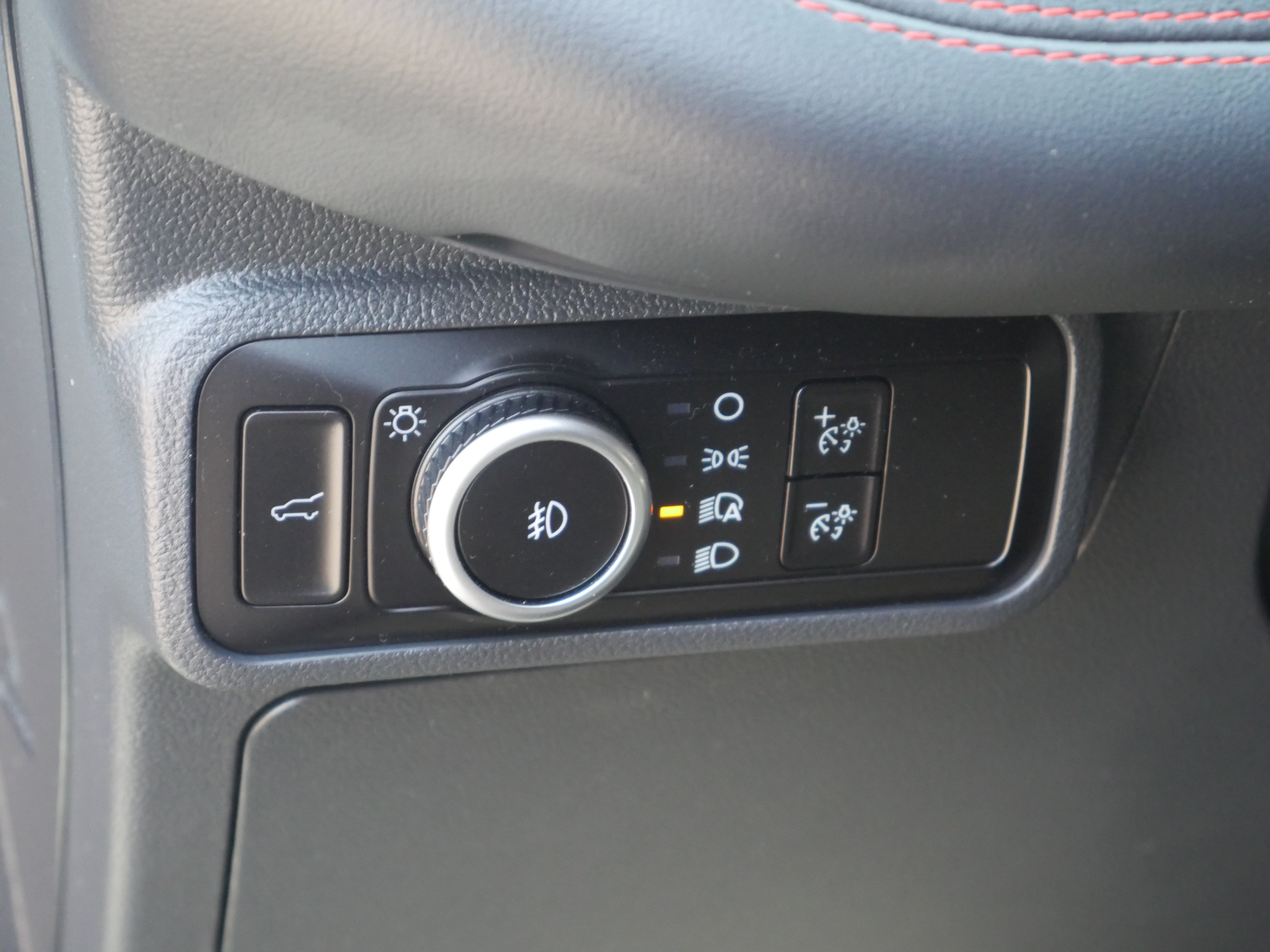 Certified 2025 Ford Explorer ST AWD/4WD image 6
