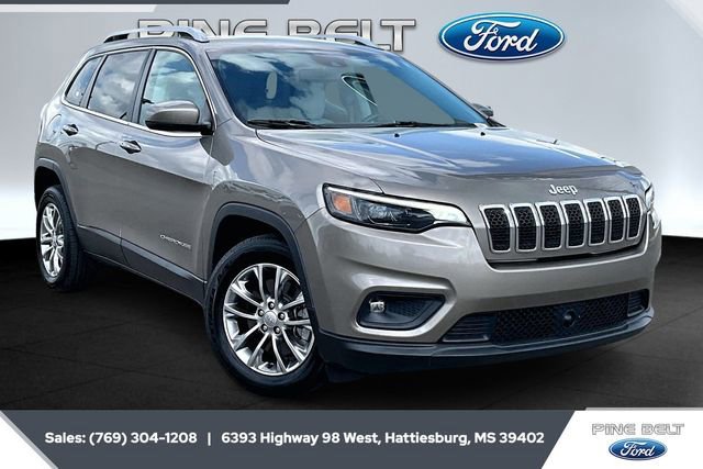Used 2021 Jeep Cherokee Latitude Plus w/ Mopar Interior Package image 5
