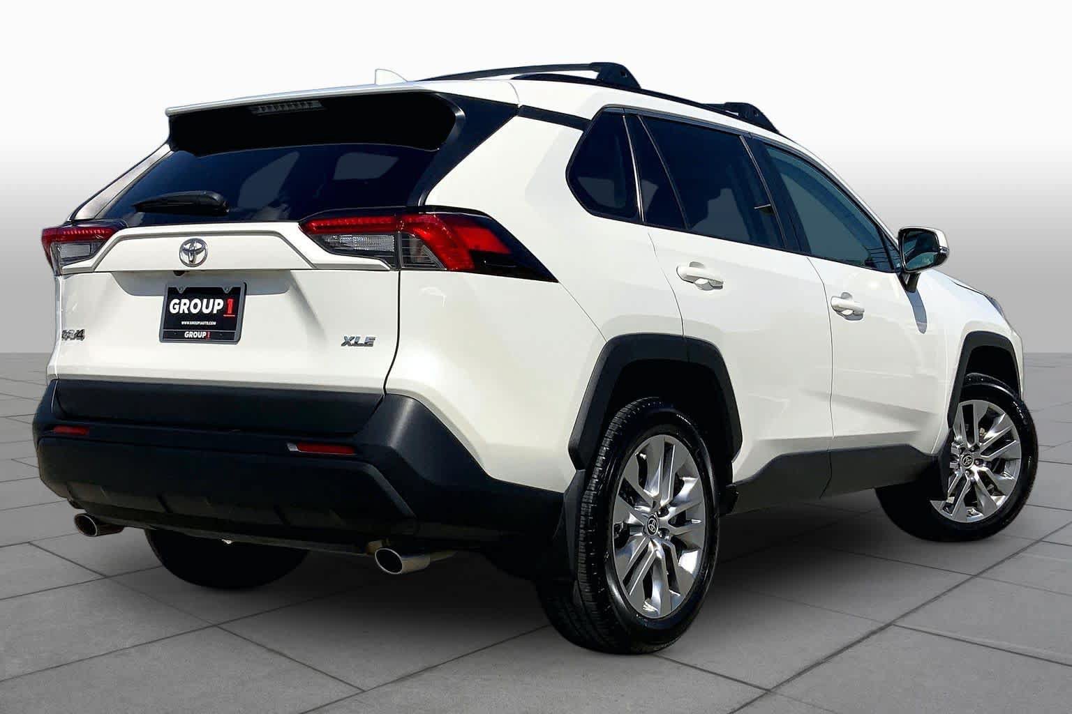 Used 2022 Toyota RAV4 XLE Premium FWD image 13