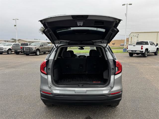 Used 2023 GMC Terrain SLE image 9
