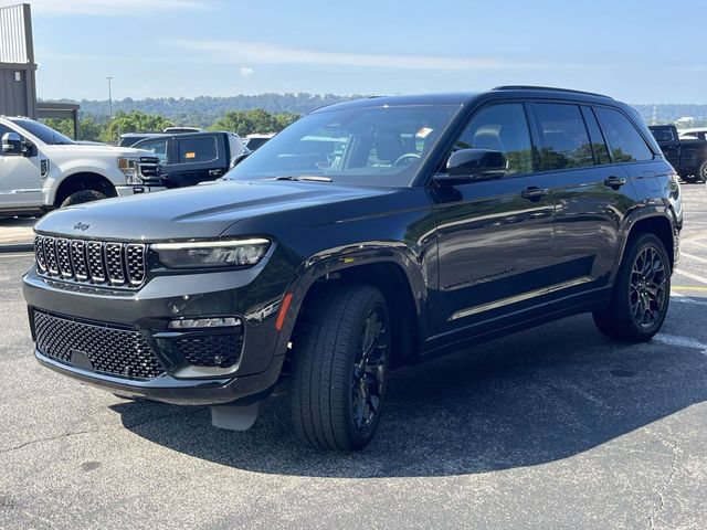 Used 2024 Jeep Grand Cherokee Summit w/ High Altitude Package AWD/4WD image 8