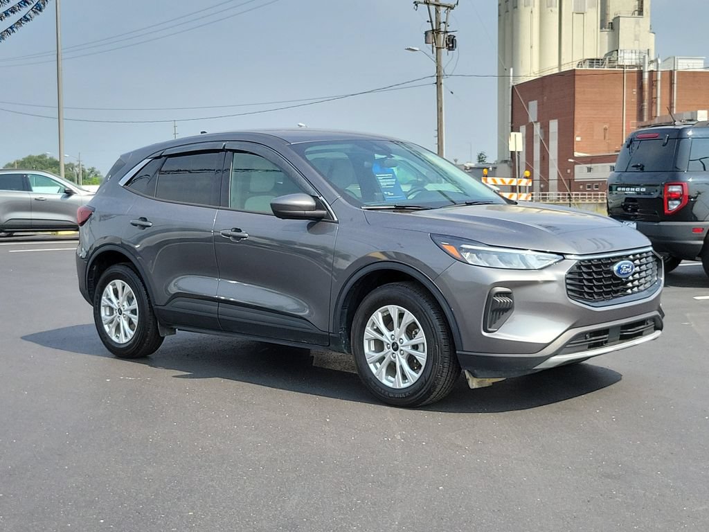 Certified 2023 Ford Escape Active w/ Tech Pack #2 AWD/4WD image 2