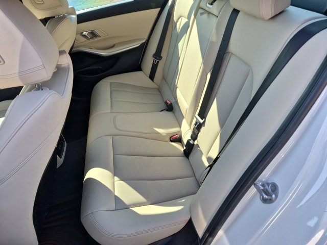 Used 2024 BMW 330i xDrive Sedan w/ Premium Package AWD/4WD image 31